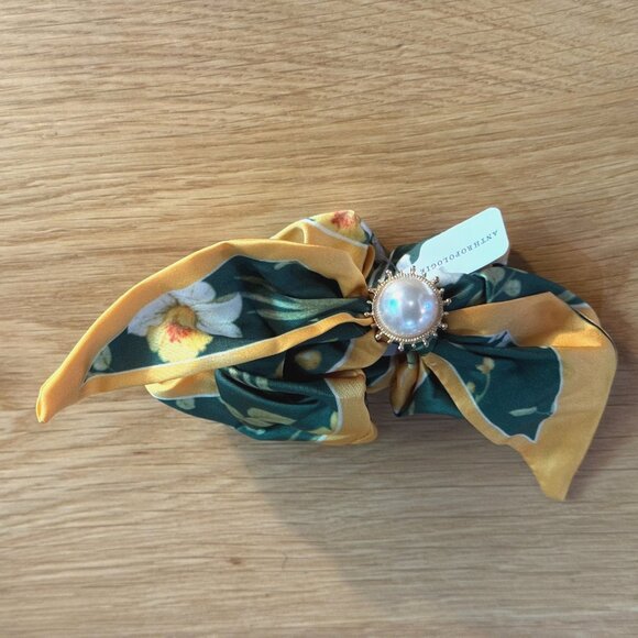 ANTHROPOLOGIE Charmed Hair Scarf Scrunchie, Green/Orange Floral Botanical - Picture 3 of 11